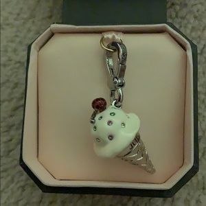 Juicy charm